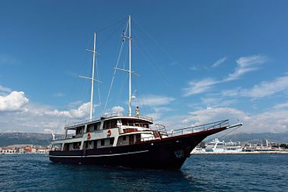 Barca a vela - Custom Luna (code:PLA 816) - Krilo Jesenice - Riviera Omis  - Croazia