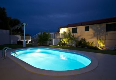 Casa vacanza Miho - with pool : H(12+4) Omis - Riviera Omis  - Croazia