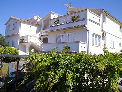 Appartamenti Ante - with parking : SA1(2+1), SA3(2) Pirovac - Riviera Sibenik 