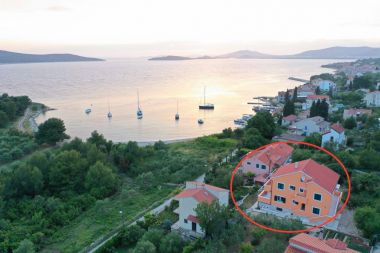 Appartamenti Njoko - sea view & private parking: A1(2+2), A2(3+2) Sepurine (Isola di Prvic) - Riviera Sibenik 