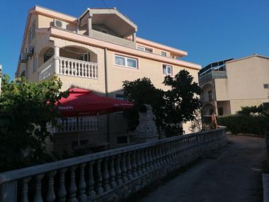 Appartamenti Budi - near sandy beach A1(4+2), A2(4+2), A3(4+1) Vodice - Riviera Sibenik 