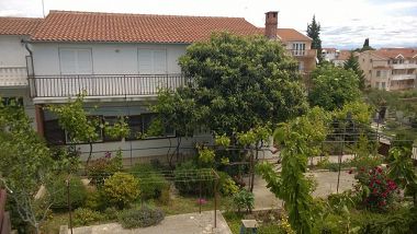 Appartamenti BIR - with balcony and parking space: A1(2+1), A2(4) Vodice - Riviera Sibenik 