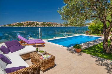 Casa vacanza Lucmar - swimming pool and sea view H(8+2) Zatoglav - Riviera Sibenik  - Croazia