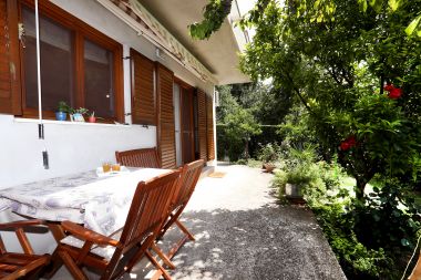 Appartamenti Lidia - barbecue: A1(2+2) Kastel Stari - Riviera Split 