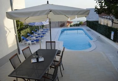Appartamenti Vin - with pool; A1(6+2), A2(6+2), A3(5+2) Podstrana - Riviera Split 