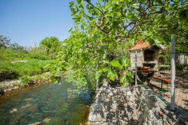 Casa vacanza River-directly to the river: H(2+2) Zrnovnica - Riviera Split  - Croazia