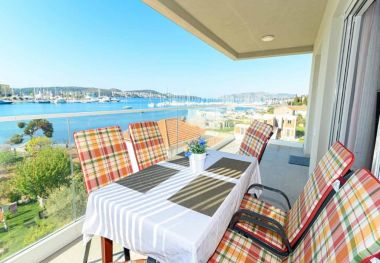 Appartamenti Iva - great view: A1(4) Seget Donji - Riviera Trogir 