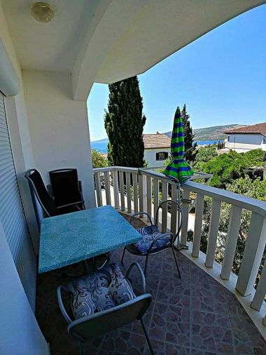 Appartamenti Katy - 150m from the clear sea: A1(2+2) Seget Vranjica - Riviera Trogir 