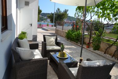 Appartamenti Marin1 - near pebble beach: A1(2+2), A2(2+2) Trogir - Riviera Trogir 