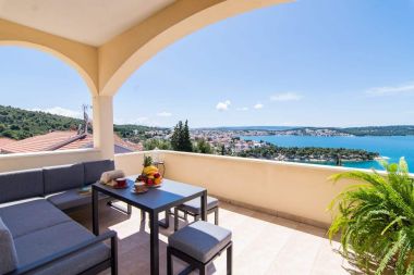 Appartamenti Tom - panoramic sea view: A1(6) Trogir - Riviera Trogir 