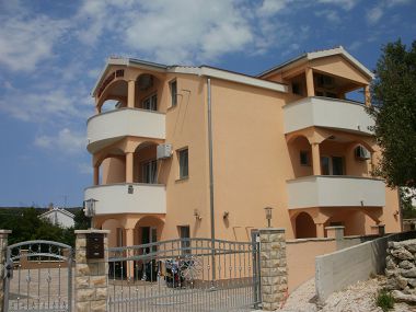 Appartamenti Antonija - jacuzzi and fitness SA1(2), A2(2+2), SA3(2+1), A4(2+2) Vinisce - Riviera Trogir 