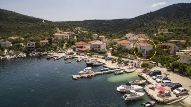 Appartamenti Jere - 30 m from beach: A1(4+1), A2(2+1) Vinisce - Riviera Trogir 