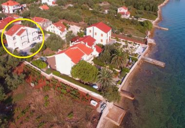 Appartamenti Edi - 40 m from beach: SA1(3), SA2(2), SA3(3), SA4(2) Poljana - Isola di Ugljan 