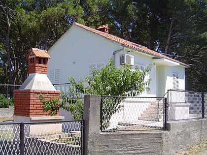 Casa vacanza VEKY - 50m from sea: Holiday House H(4+2) Susica - Isola di Ugljan  - Croazia