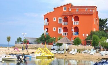 Appartamenti Sor - on the beach: SA1(2+1), A1(4+1), A2(2+2), A3(2+2) Bibinje - Riviera Zadar 
