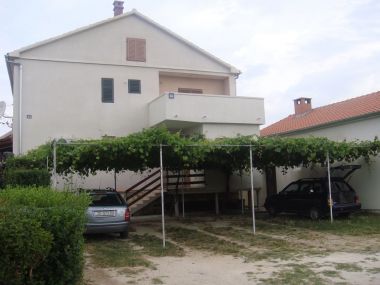 Appartamenti Slava - private parking: A1(6+1) Nin - Riviera Zadar 