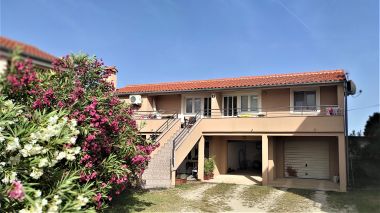 Appartamenti Remi - 300 m from sea: A1(4+2), A2(2+2), A3(2+2) Nin - Riviera Zadar 