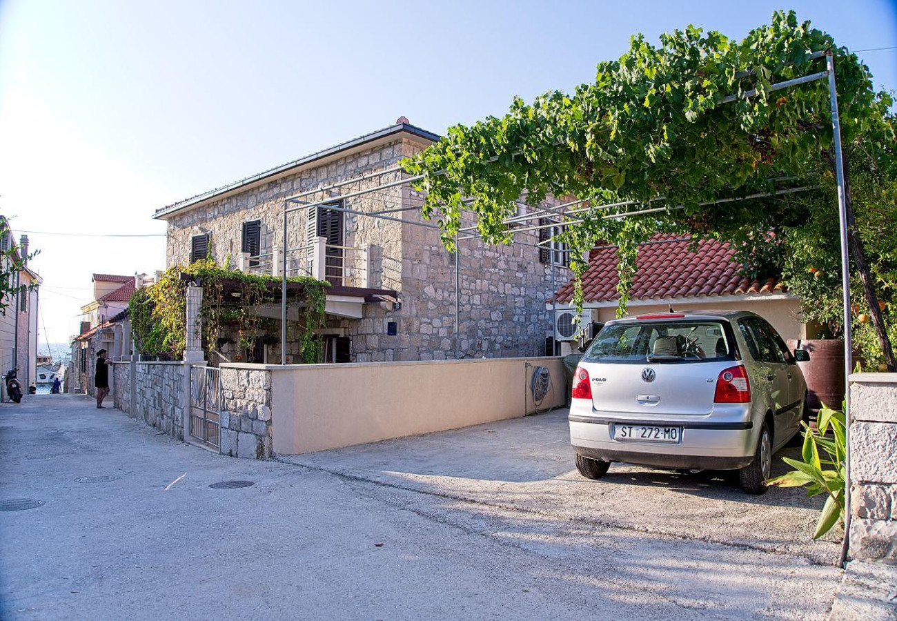 Appartamenti Zoran - 30 m from beach: A1(4) Postira - Isola di Brac 