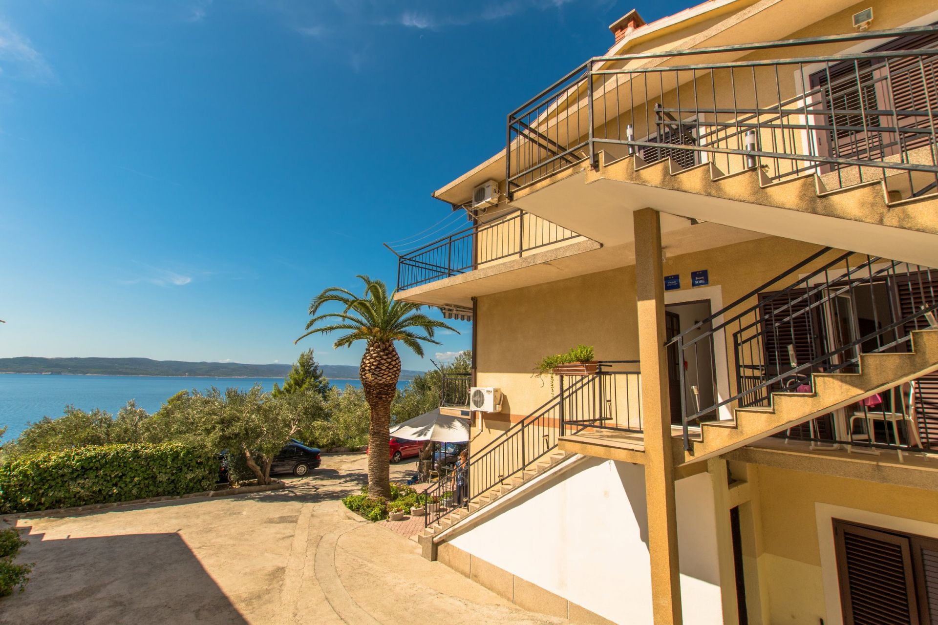 Appartamenti Miljko - 80 m from beach: A1(6), SA2(2), A10(4+1), A11(2+2) Brela - Riviera Makarska 