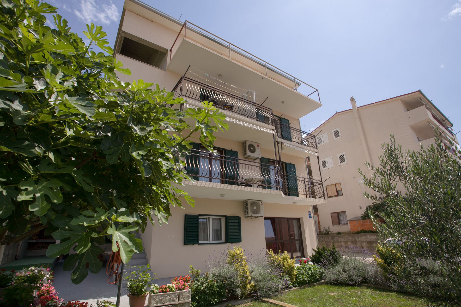 Appartamenti Petar - free parking A1(3+1), A2(5) Dugi Rat - Riviera Omis 