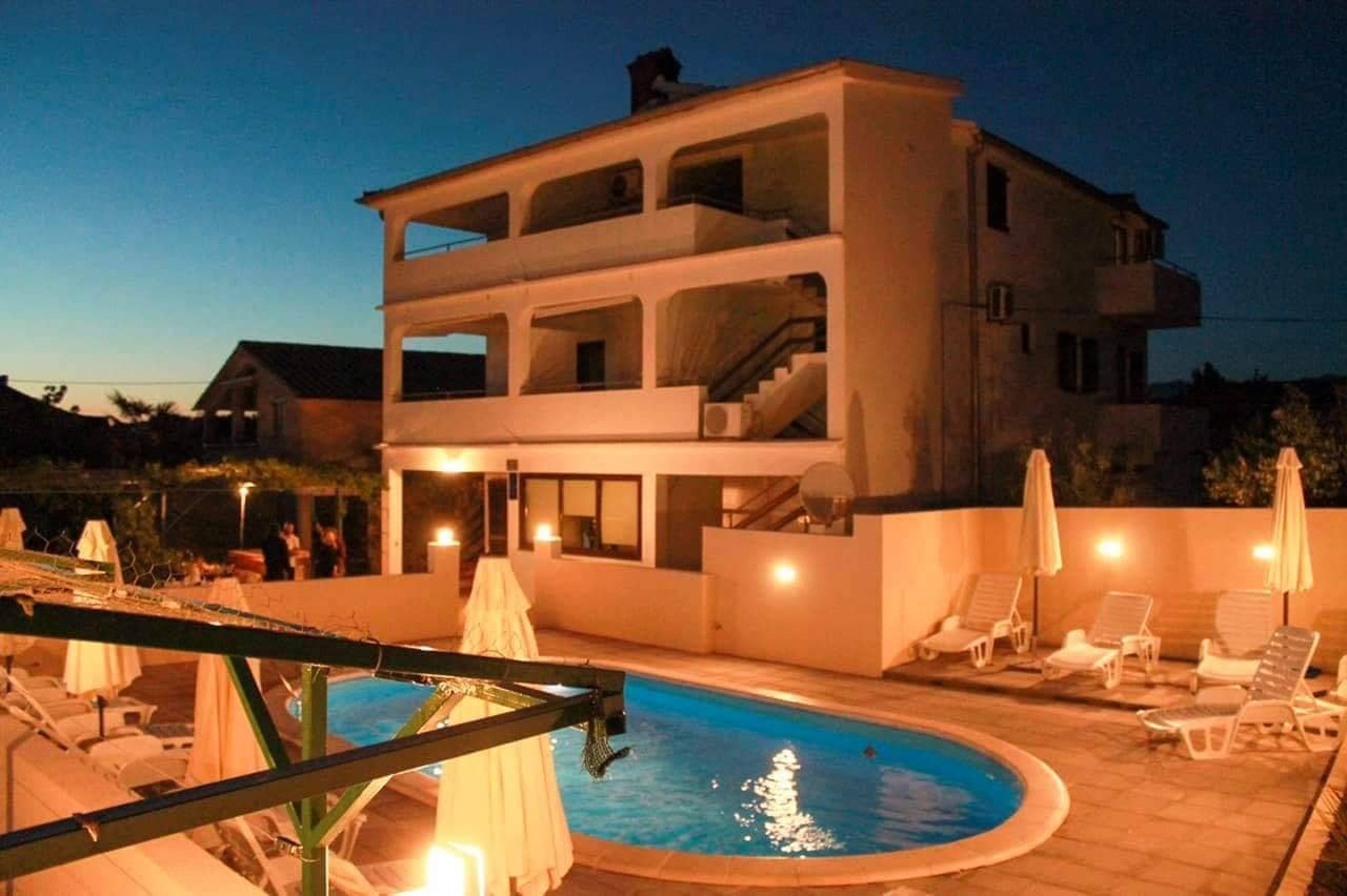 Appartamenti Nenad - with pool; A1(4+1), A2(4+1), SA3(3), SA4(3), A5(2+2) Vrsi - Riviera Zadar 